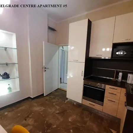 Appartement Authentic Centre #5, Four Bedrooms, One Full Bathroom, One Toilet *