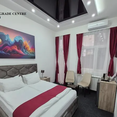 Authentic Centre #5, Four Bedrooms, One Full Bathroom, One Toilet Apartment Belgrad