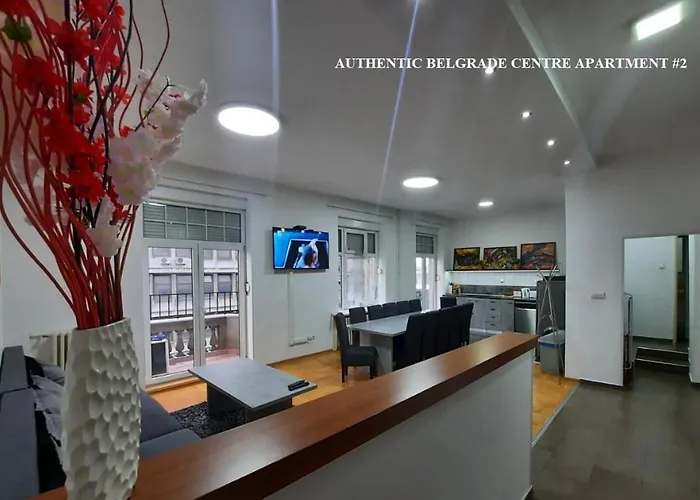 Authentic Centre #5, Four Bedrooms, One Full Bathroom, One Toilet * ベオグラード